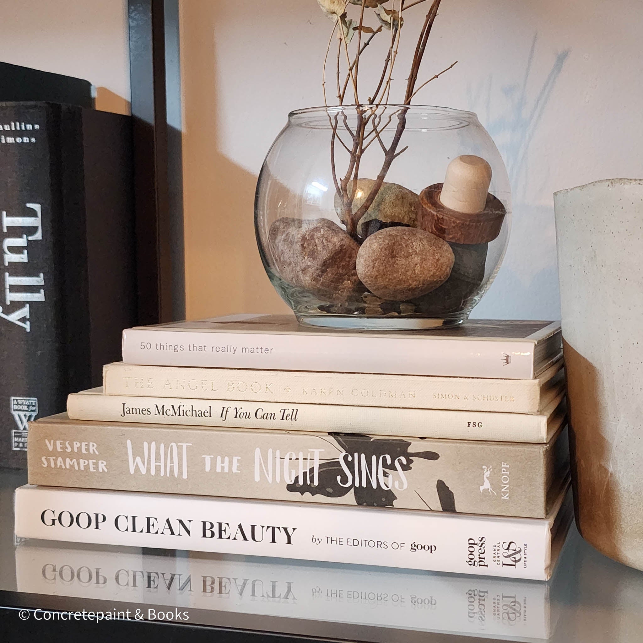 Neutral Book Display 5