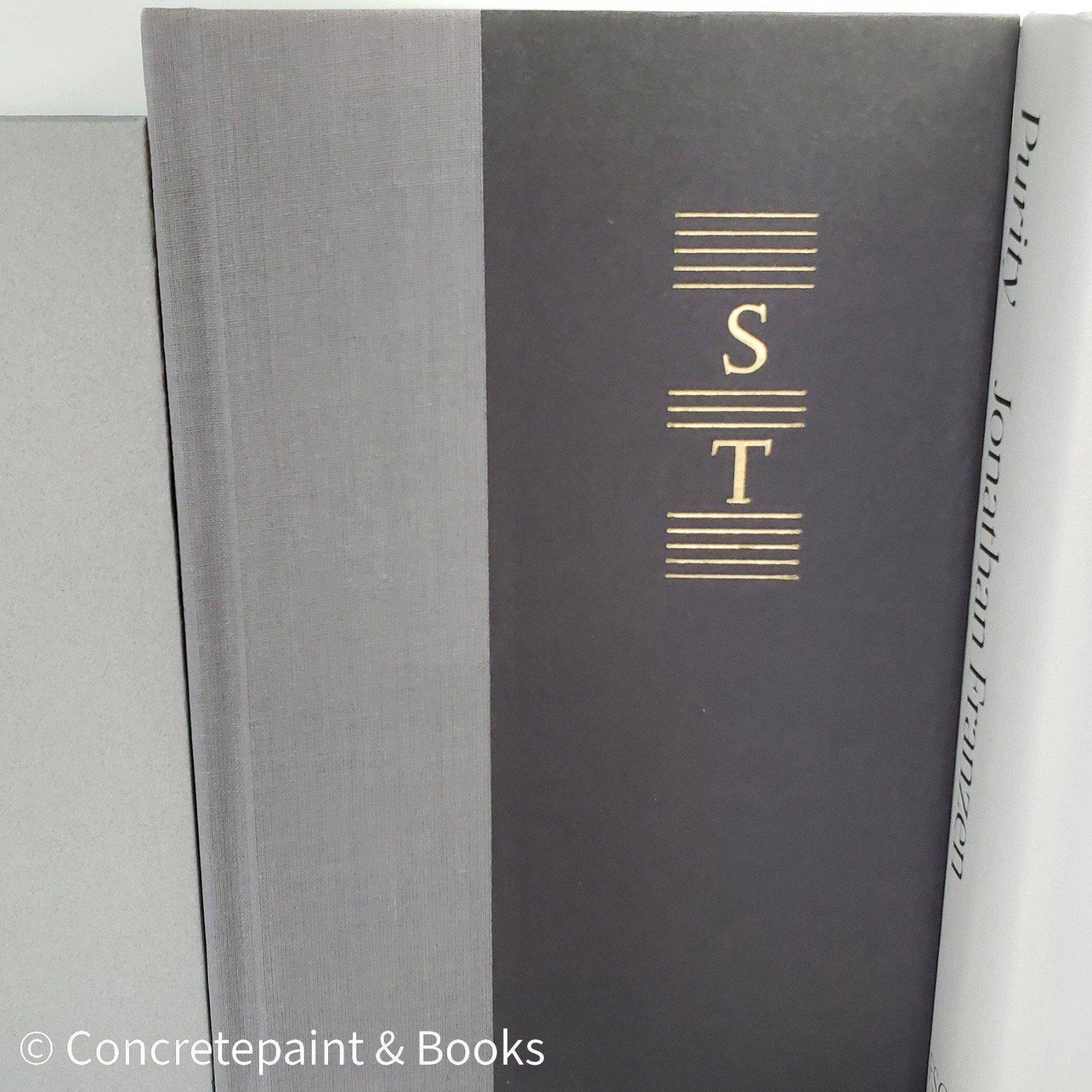 Contemporary 5 - Concretepaint & Books