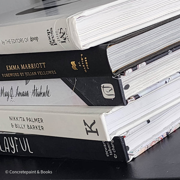 Black & White Modern Coffee Table Decor 5