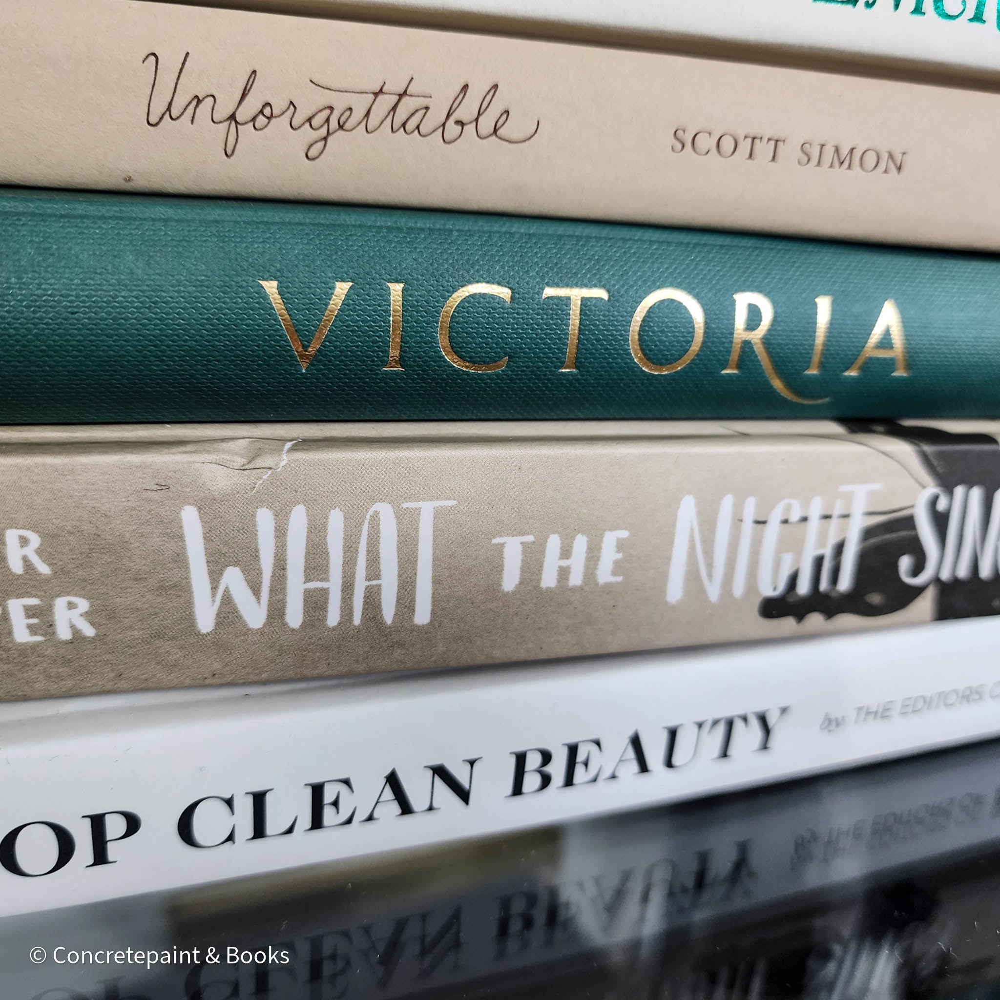 Victoria Book Decor 5
